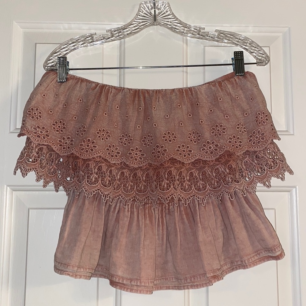 Gimmicks by BKE Strapless Top